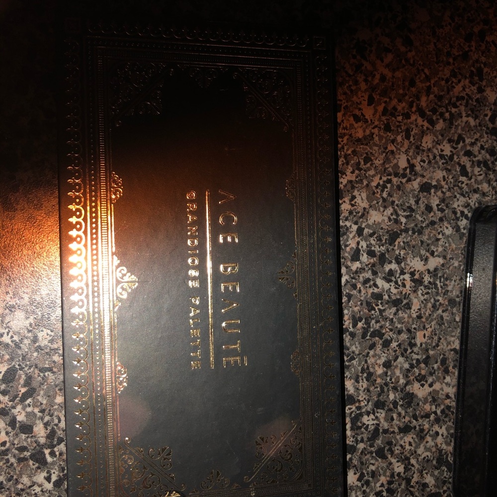 Grandiose Eyeshadow Palette